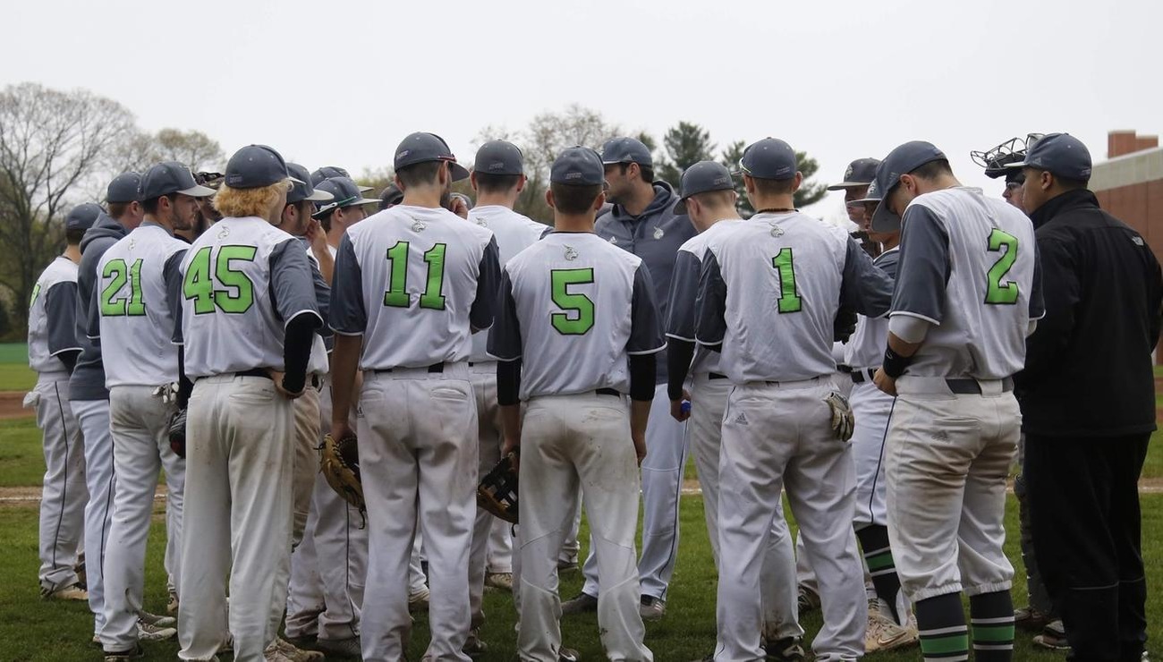 Becker Sweeps Doubleheader from Lynx