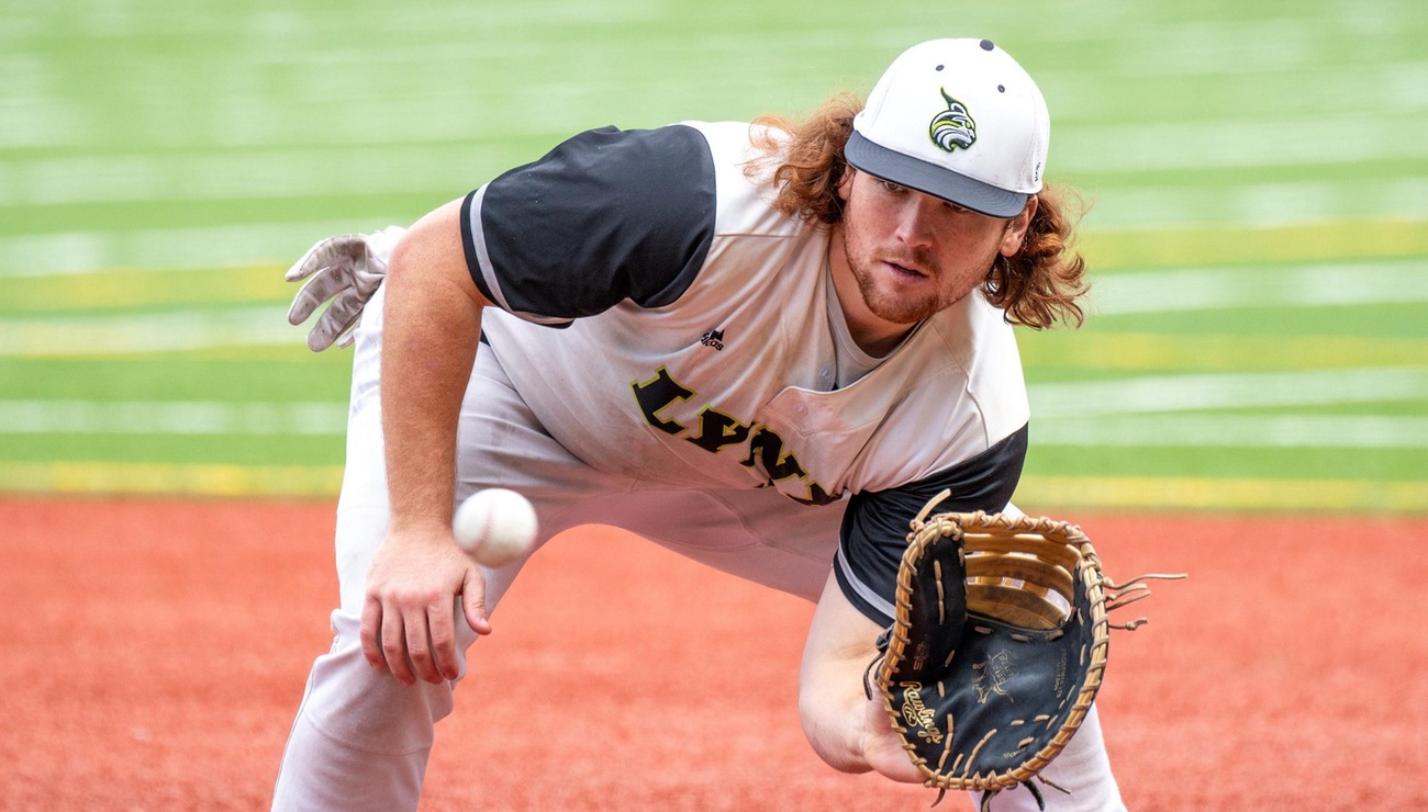 Bats Come to Life for Baseball in Sweep over Beavers; 11-2 & 17-3