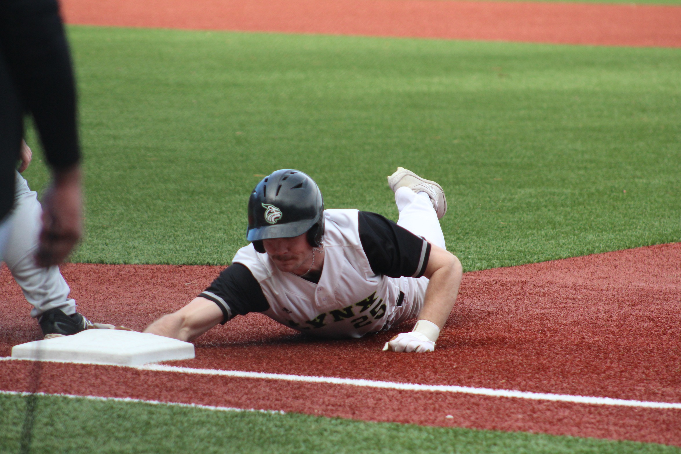 Lesley Splits Saturday NAC Doubleheader at SUNY Cobleskill