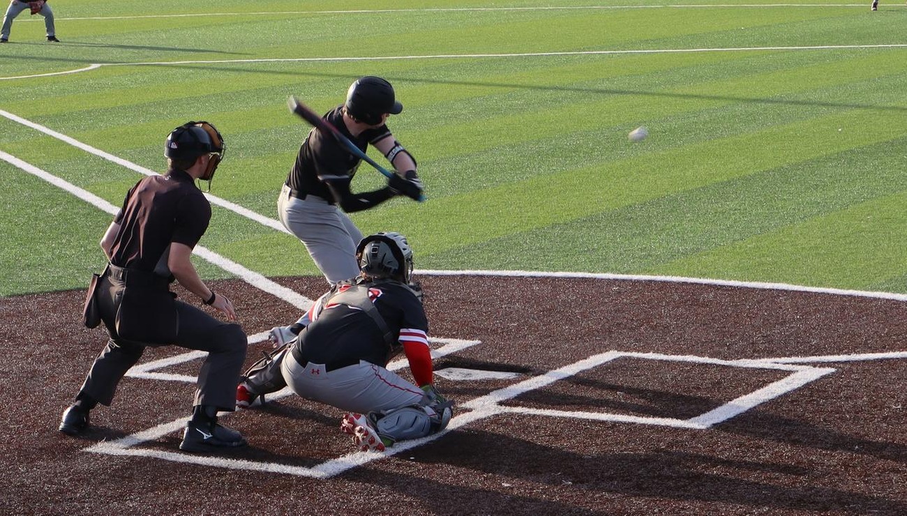 Lynx Baseball Split Doubleheader vs. UMF Beavers