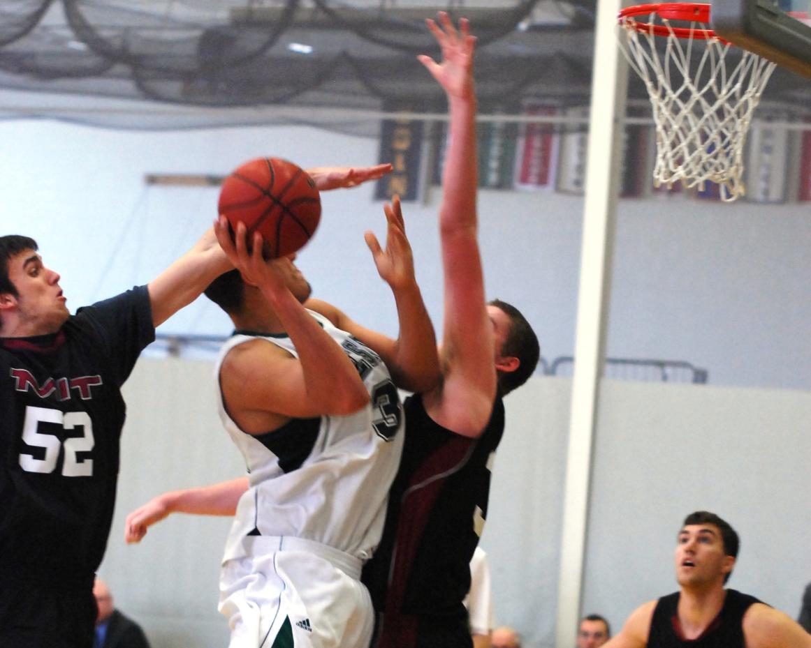 Lynx fall in upset bid; late run separates No. 21 MIT