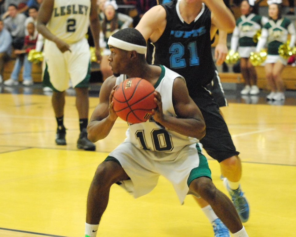 Itonyo, team defense lift Lynx in 64-50 win over Newbury