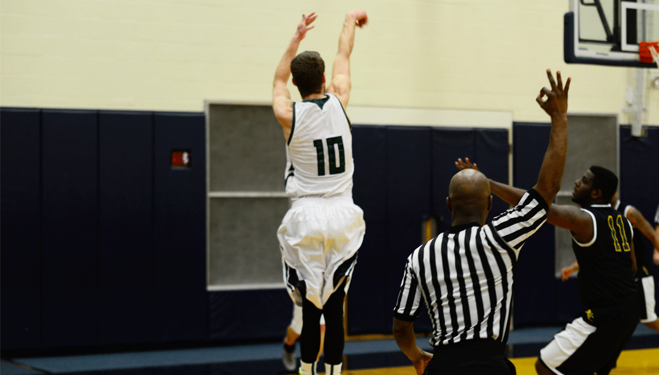 Gordon's Strong Second Half Spoils Season Opener for Men's Basketball