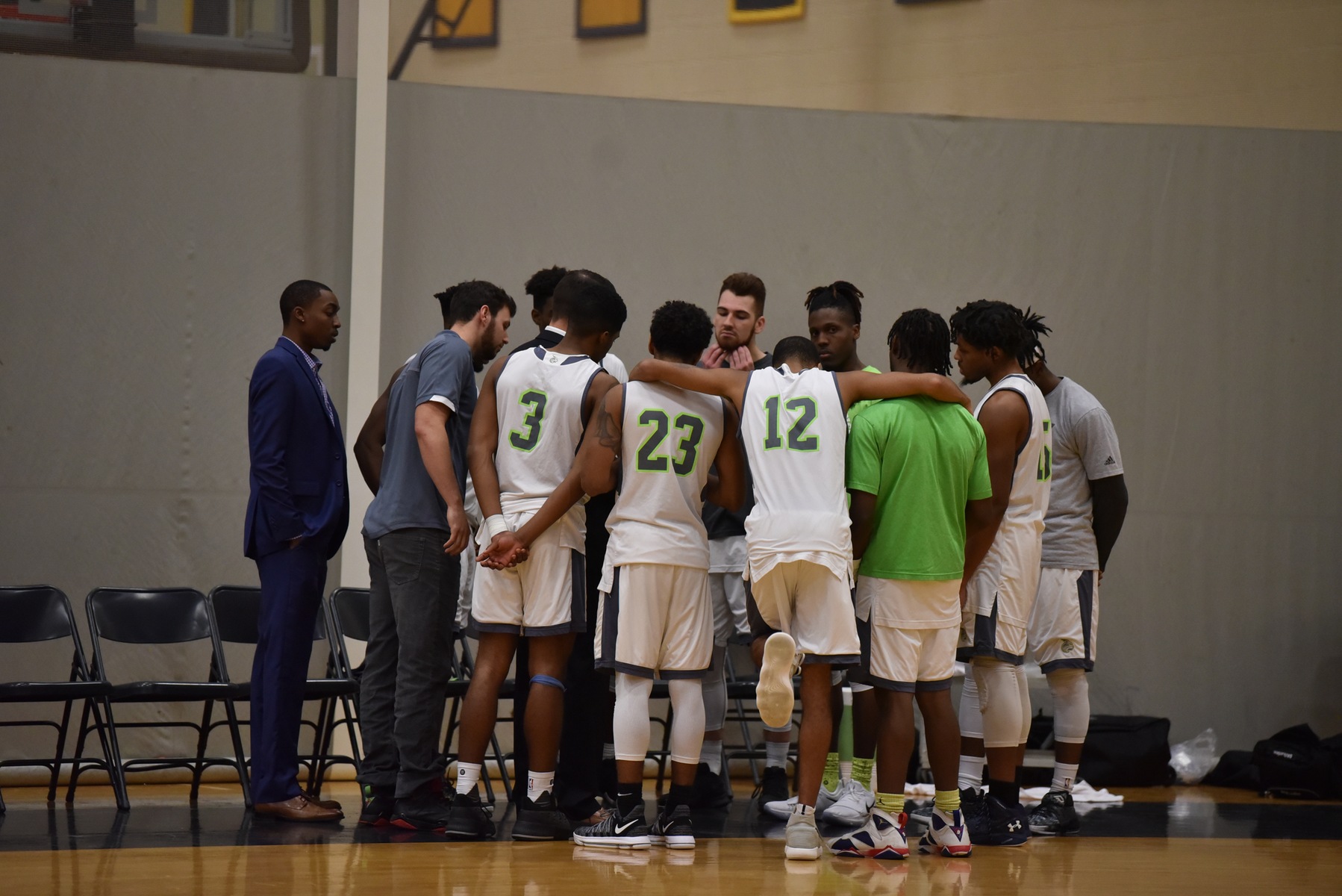 Martin, Bellitii Power Lynx Over Dean