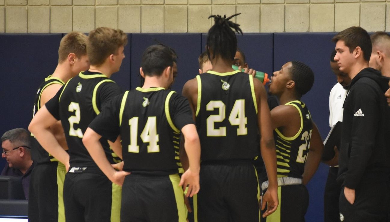 Lynx Lose to Beacons Despite Howard's 27