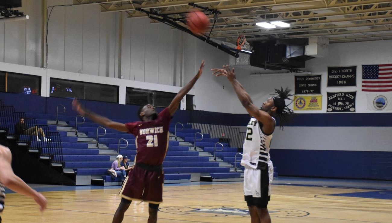 Lynx Battle Early, But Fall to Mariners
