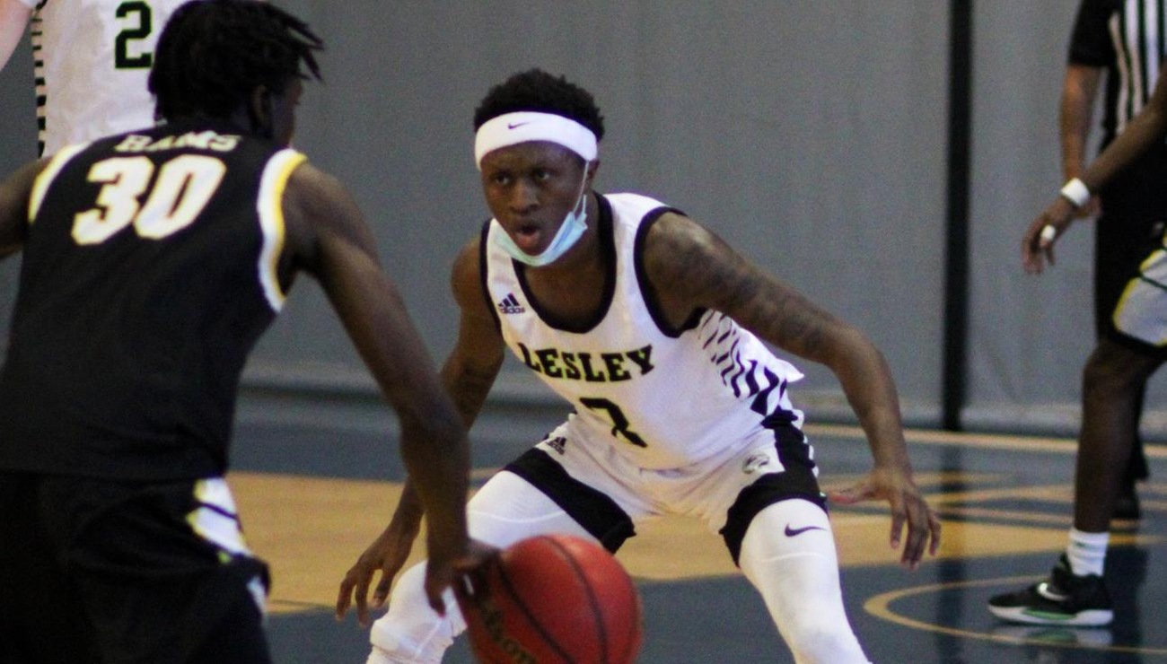 Lynx Fall to Lions Despite Powells' 23