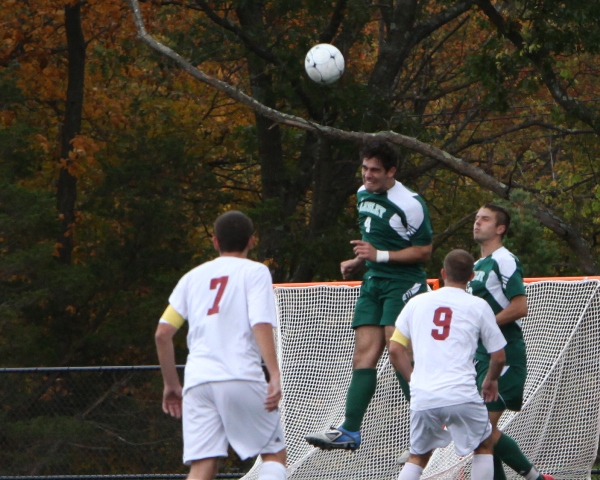 Seniors connect on game-winner in senior day win