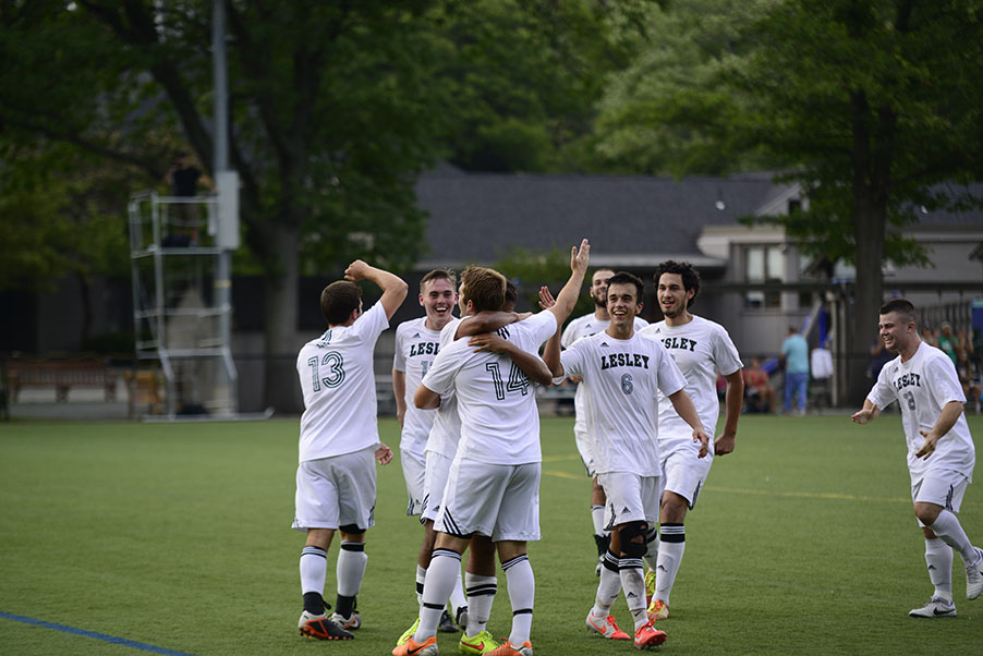 Two Second Half Goals Extends Men's Soccer Win Steak to Four