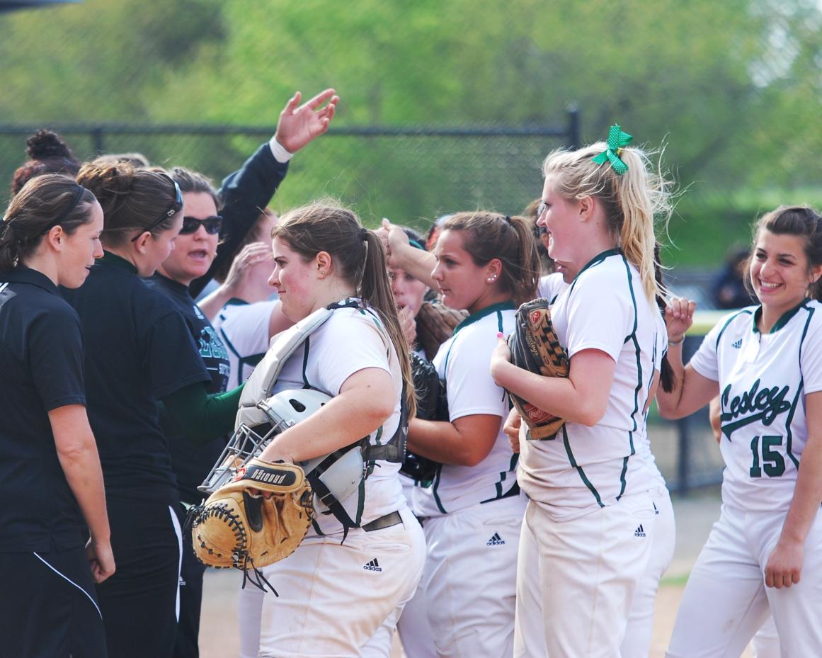 Lesley back in championship after 4-1 win over Elms