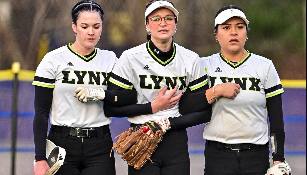 7th Inning Surges Lift Hunter Past Softball; 6-5 & 4-3