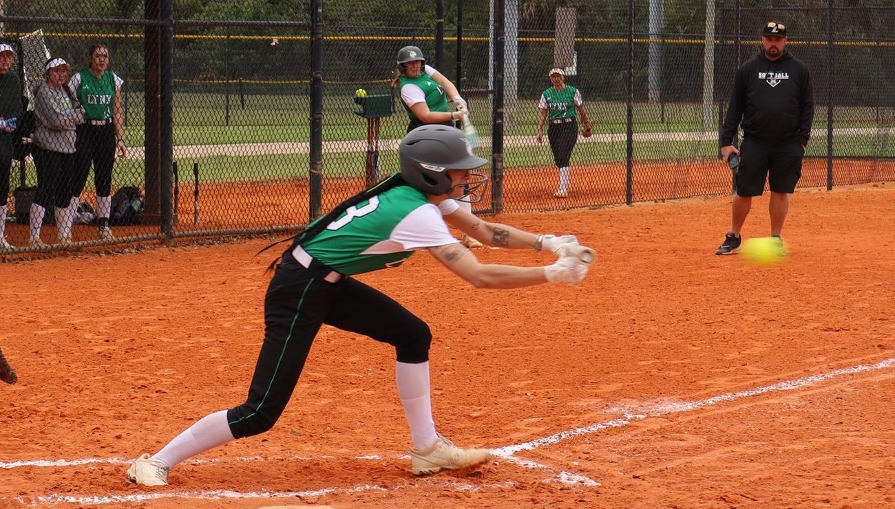 Broncos Take Both in Softball Doubleheader
