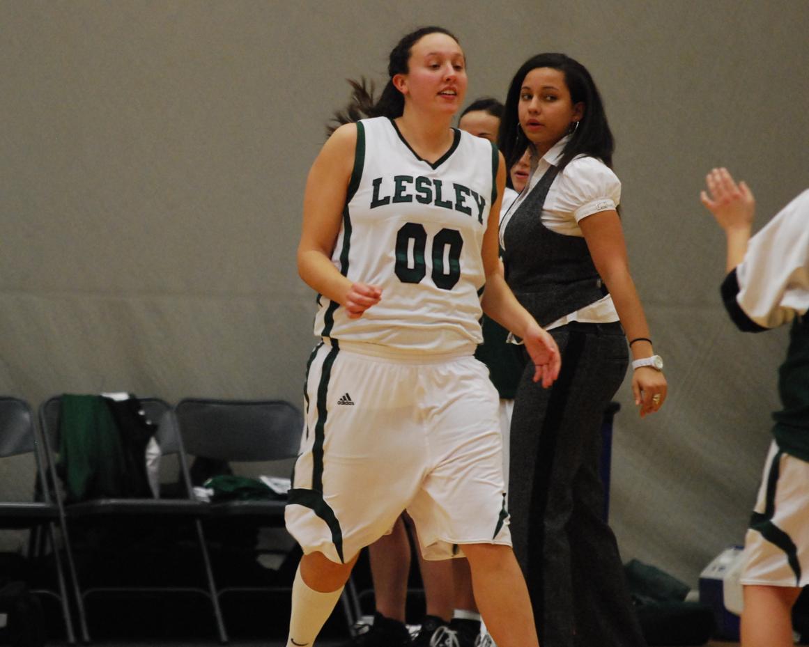 Caira, Lynx stay perfect in NECC play, 51-48 over Elms