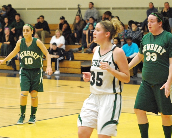 Lynx can't complete comeback, fall to Mountaineers 54-48