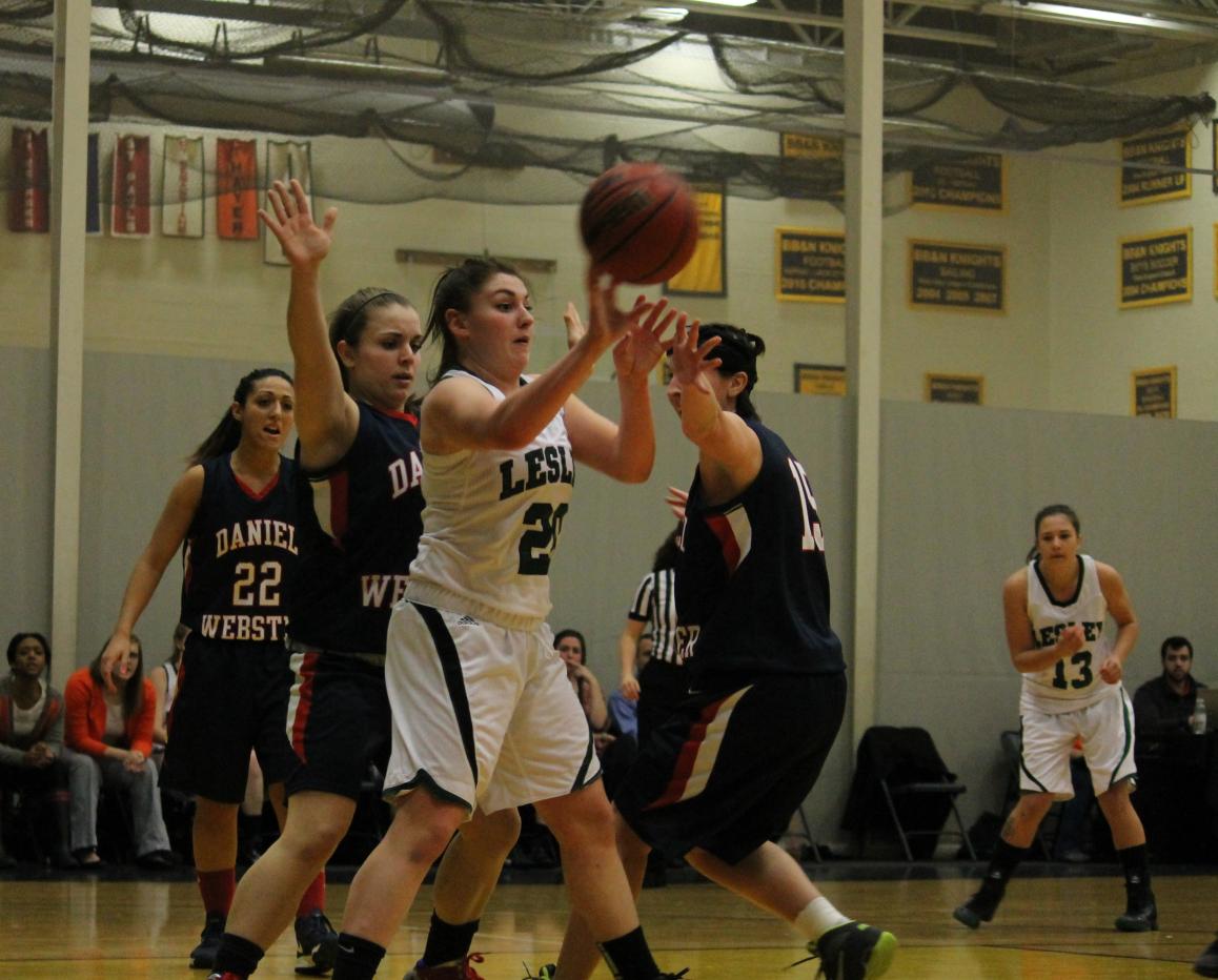 Three in Double-Figures as Regis Topple Lynx