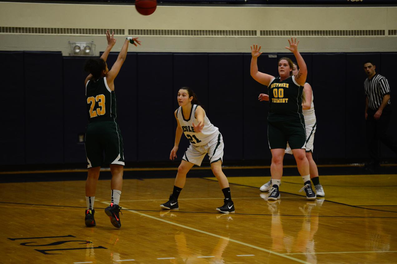 Women's Basketball Late Charge Falls Short at Newbury