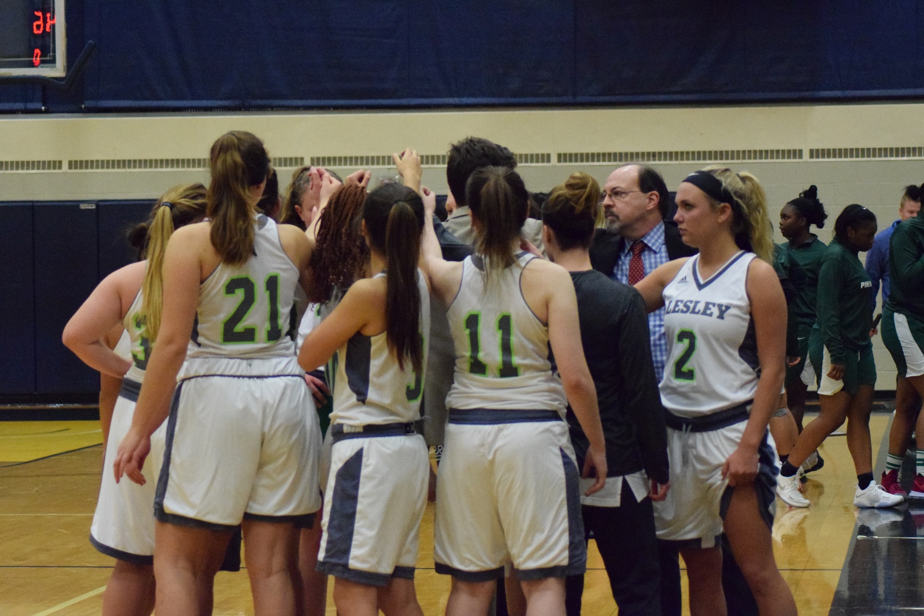 Lynx fall to Pine Manor, 95-62