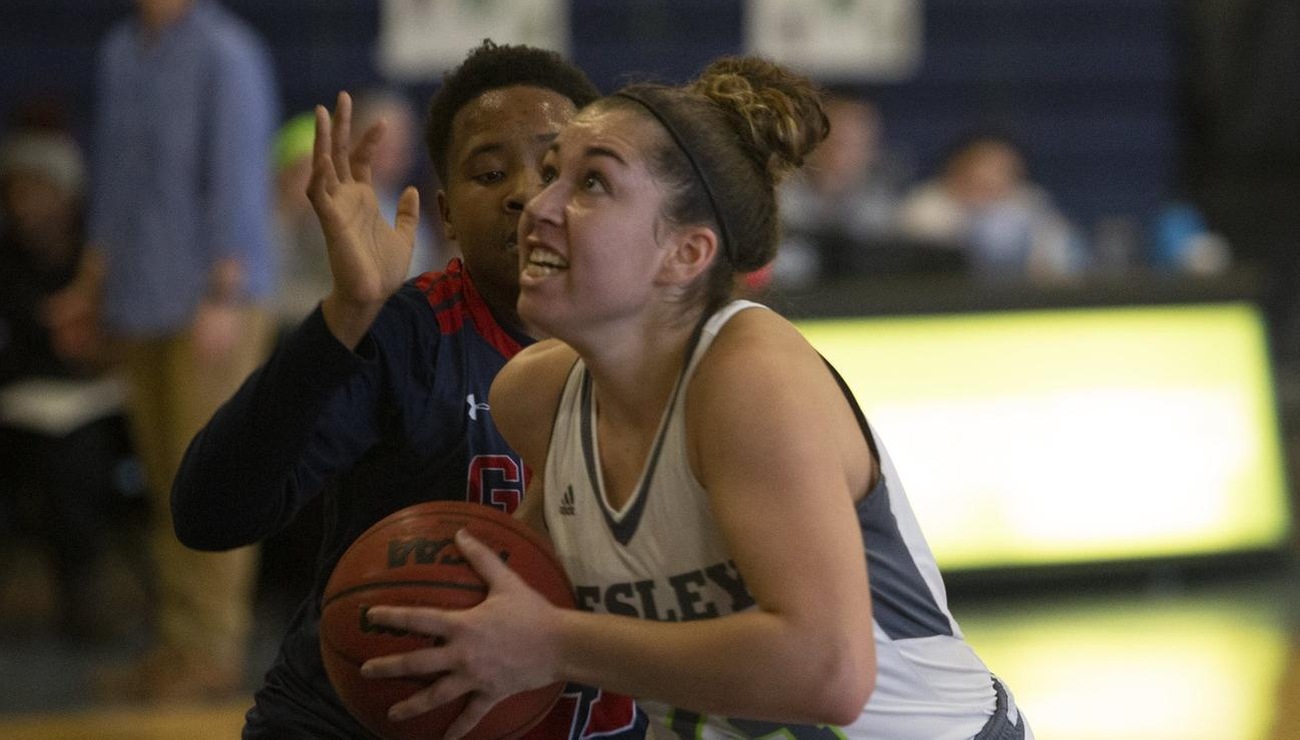 Lynx Lose a Close One to Bay Path