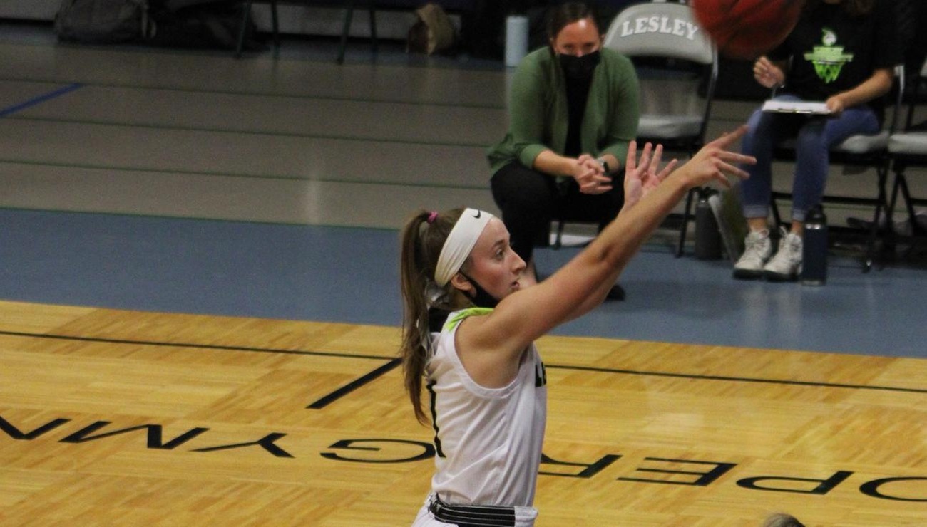 Lynx Outmatched by Lyons, Falling 75-31
