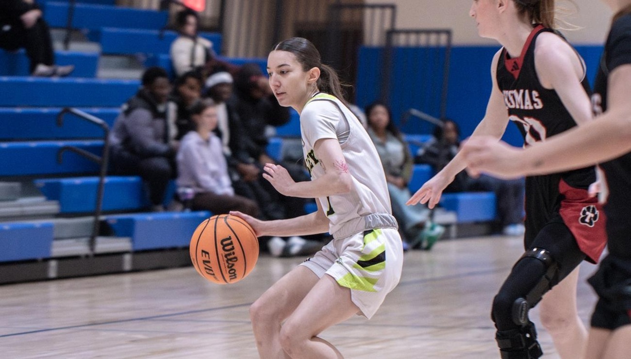 Women's Hoops Wins Big Over Falcons, 77-23