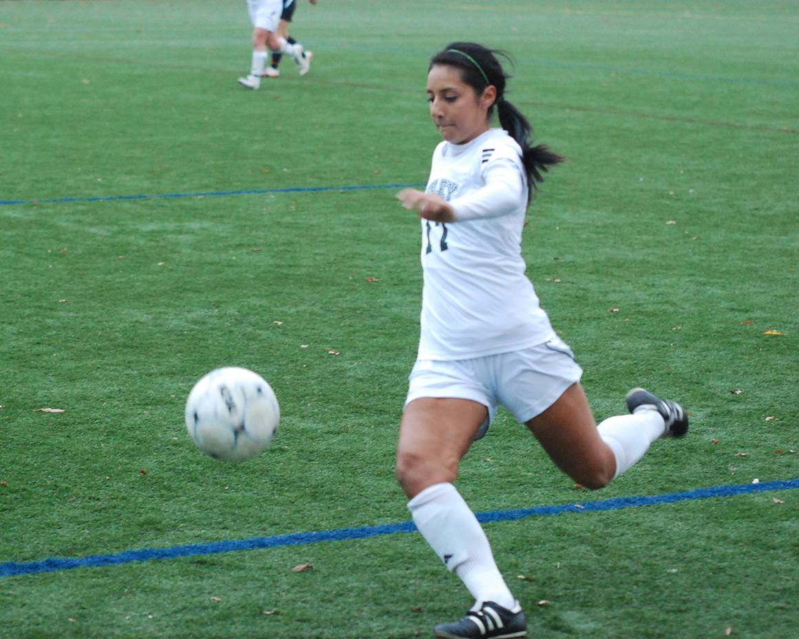 Lynx cruise past Maritime for third straight win
