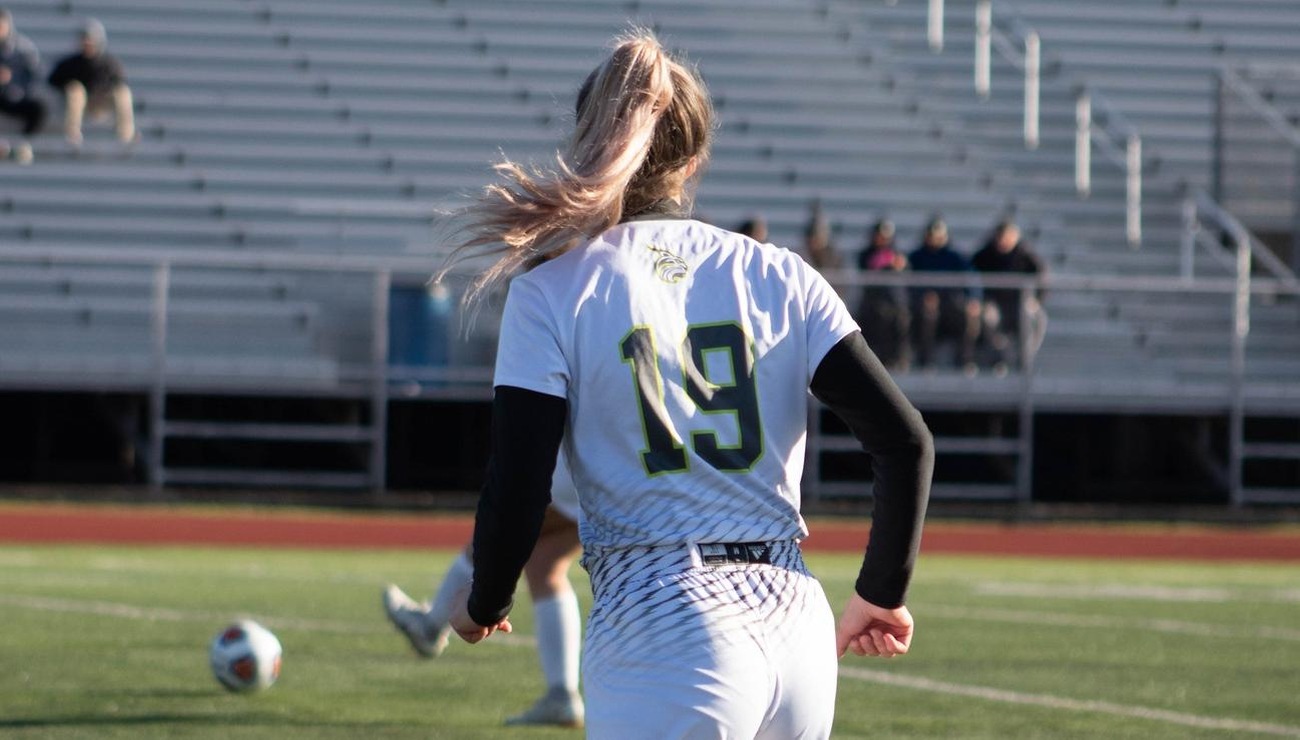 McCluskey's Goal Lifts Lynx Over Thomas