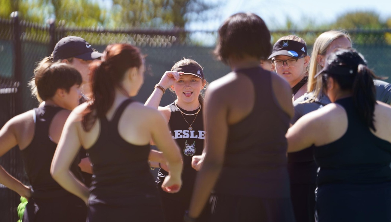 Simmons Ends Women's Tennis Repeat Bid, 4-1