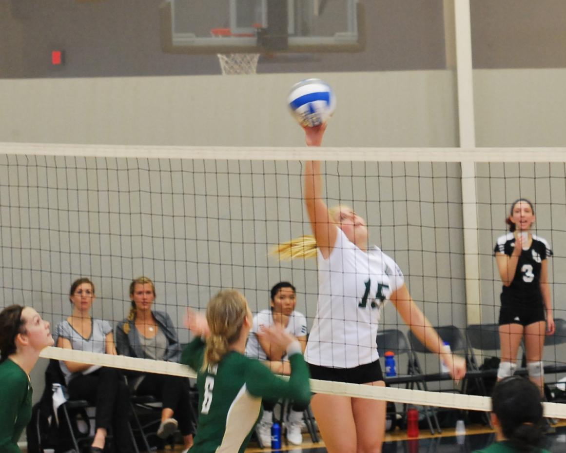 Lesley drops pair at Salve Regina tri-match